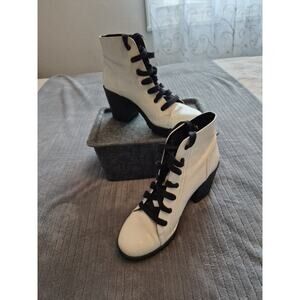 Mix No 6 White Combat Boots Size 8.5. 2 in Heel. Lace Up